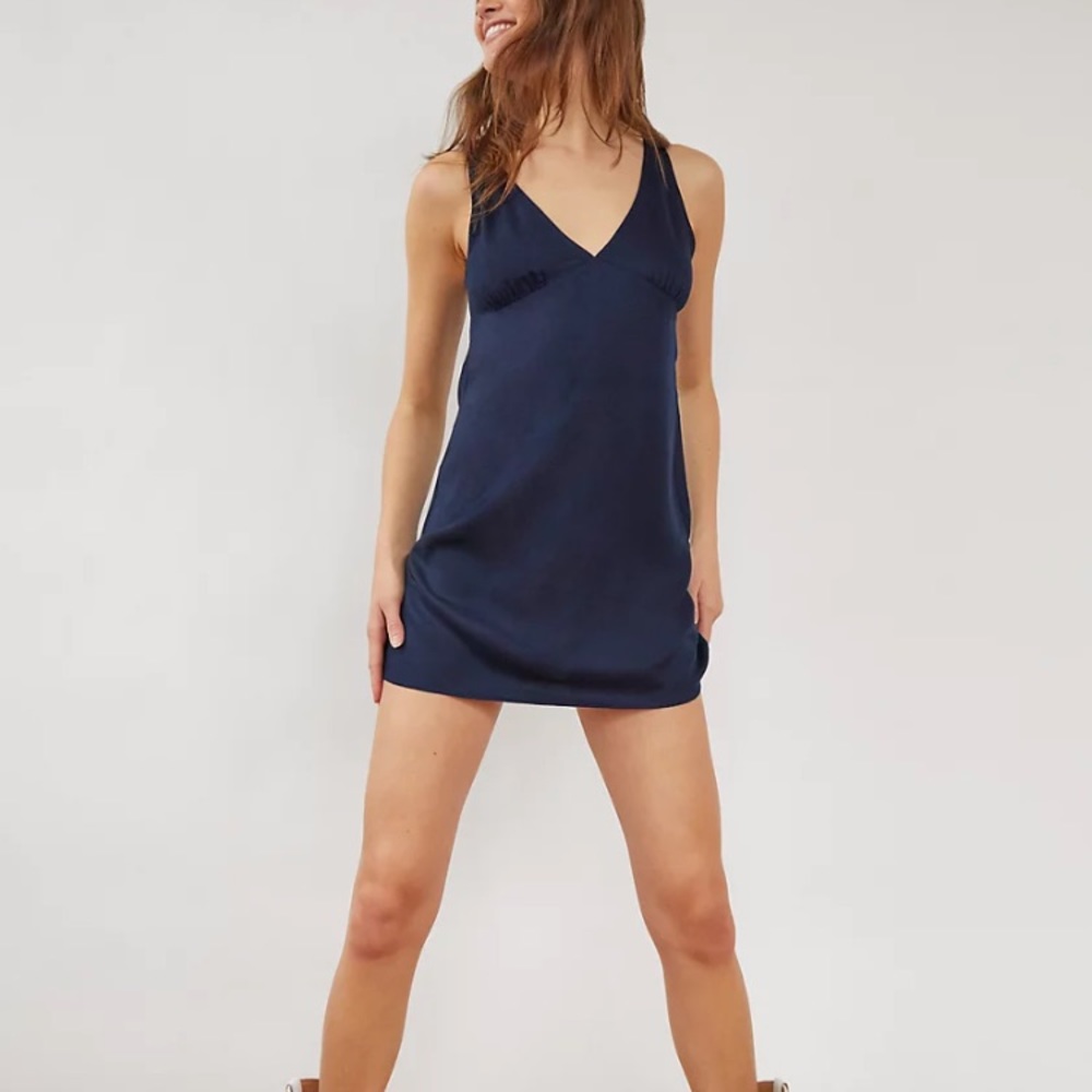 NWT. Aritzia Theo dress.  Black XS